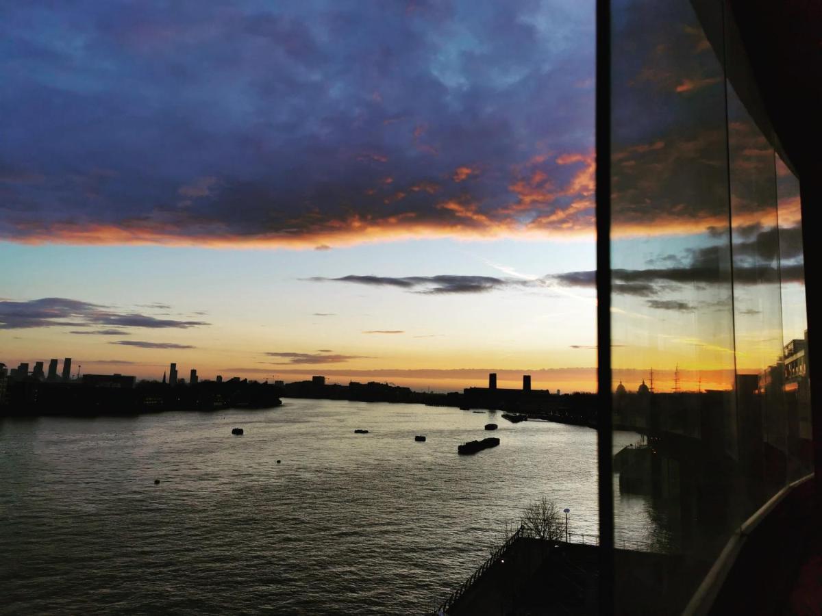 Homestay Room With Stunning Thames River View London Exterior photo